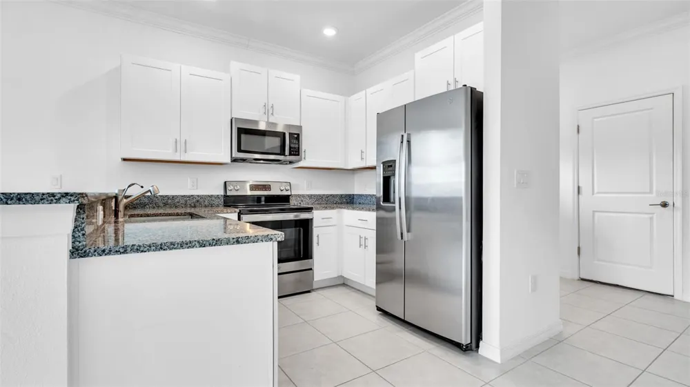 7002 RIPPLE POND LOOP Zephyrhills, FL 33541