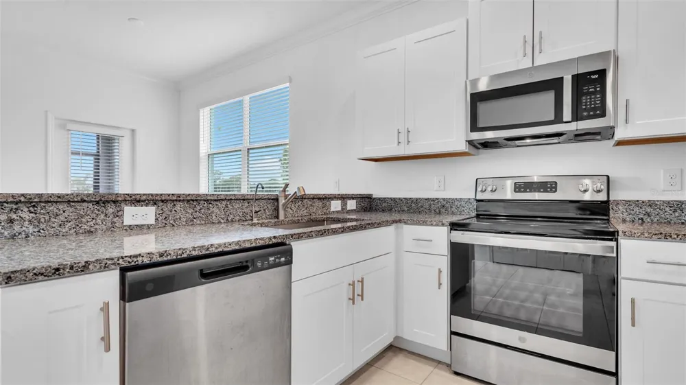 7002 RIPPLE POND LOOP Zephyrhills, FL 33541