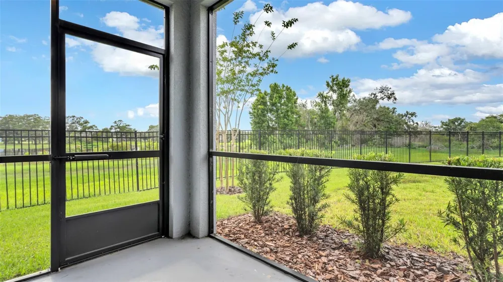 7002 RIPPLE POND LOOP Zephyrhills, FL 33541