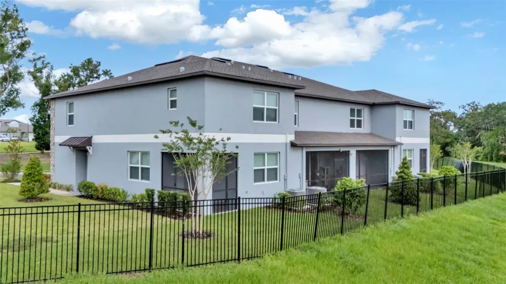 7002 RIPPLE POND LOOP Zephyrhills, FL 33541