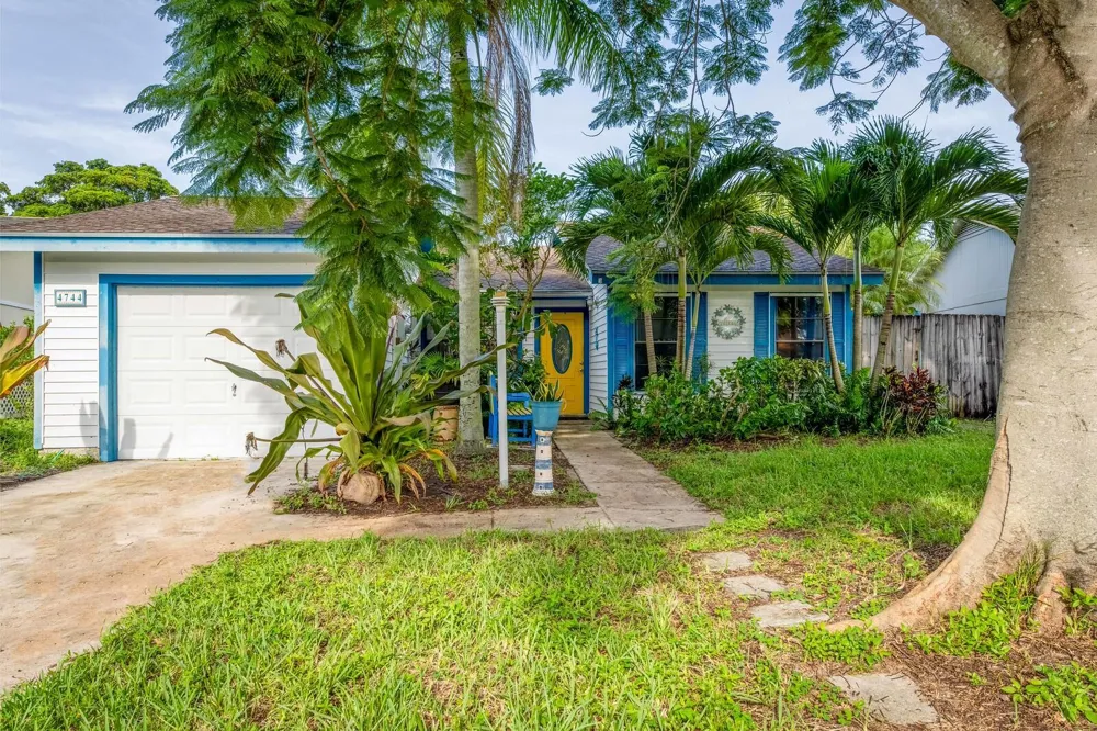 4744 Brook Drive West Palm Beach, FL 33417