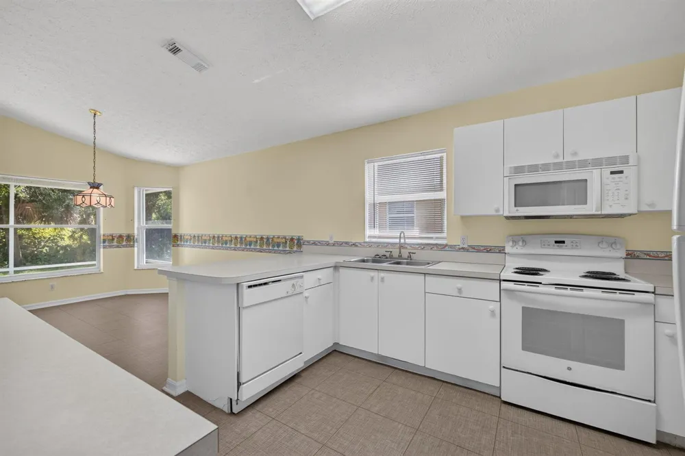 14124 Aguila Avenue Fort Pierce, FL 34951