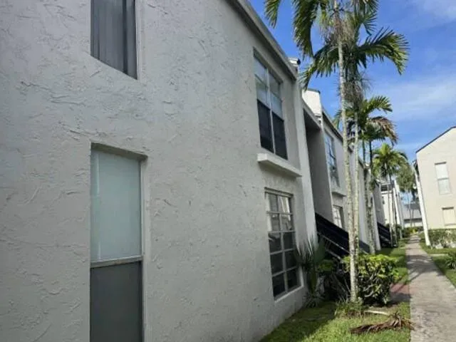 4425 TREEHOUSE LANE #29F Tamarac, FL 33319