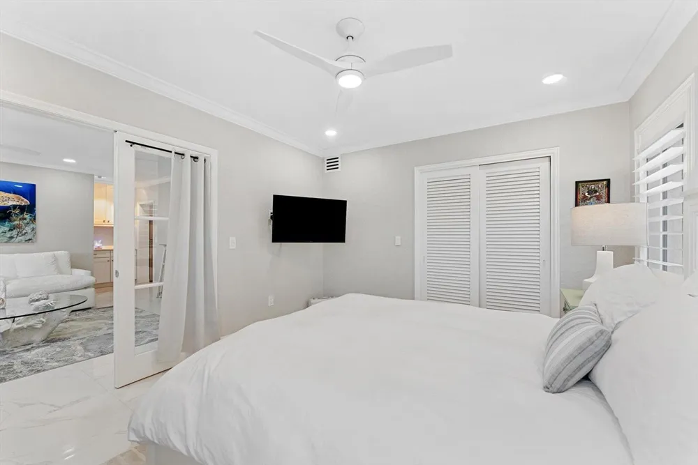 990 CASUARINA ROAD #4 Delray Beach, FL 33483