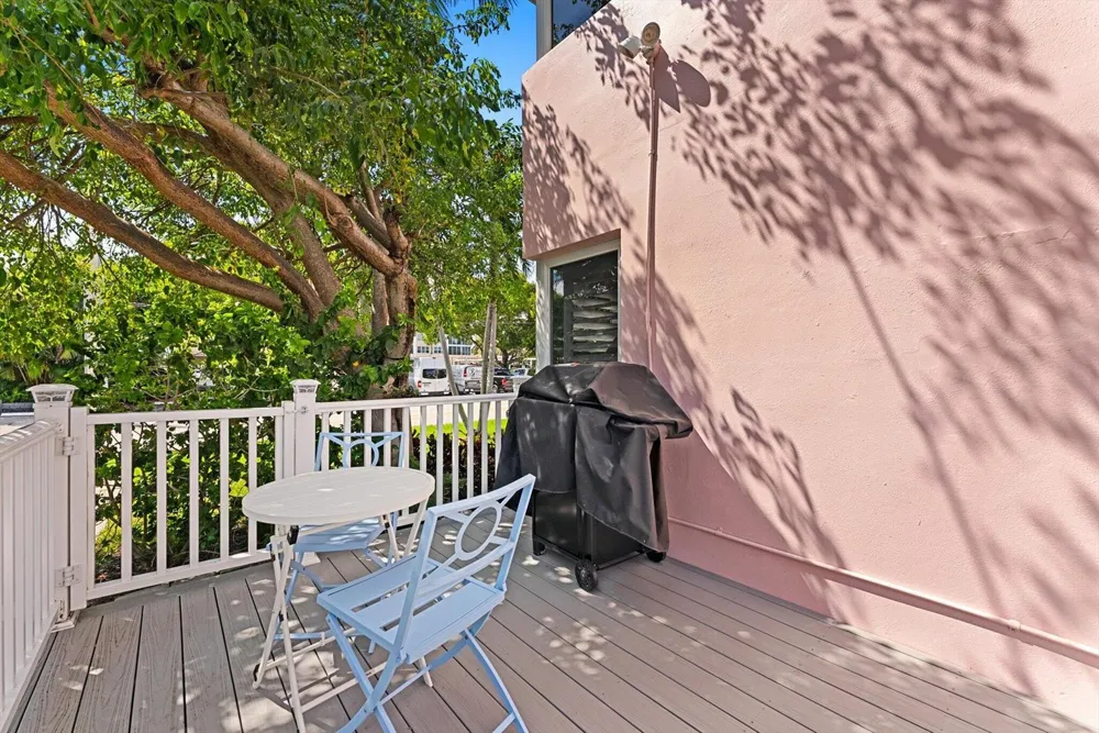 990 CASUARINA ROAD #4 Delray Beach, FL 33483