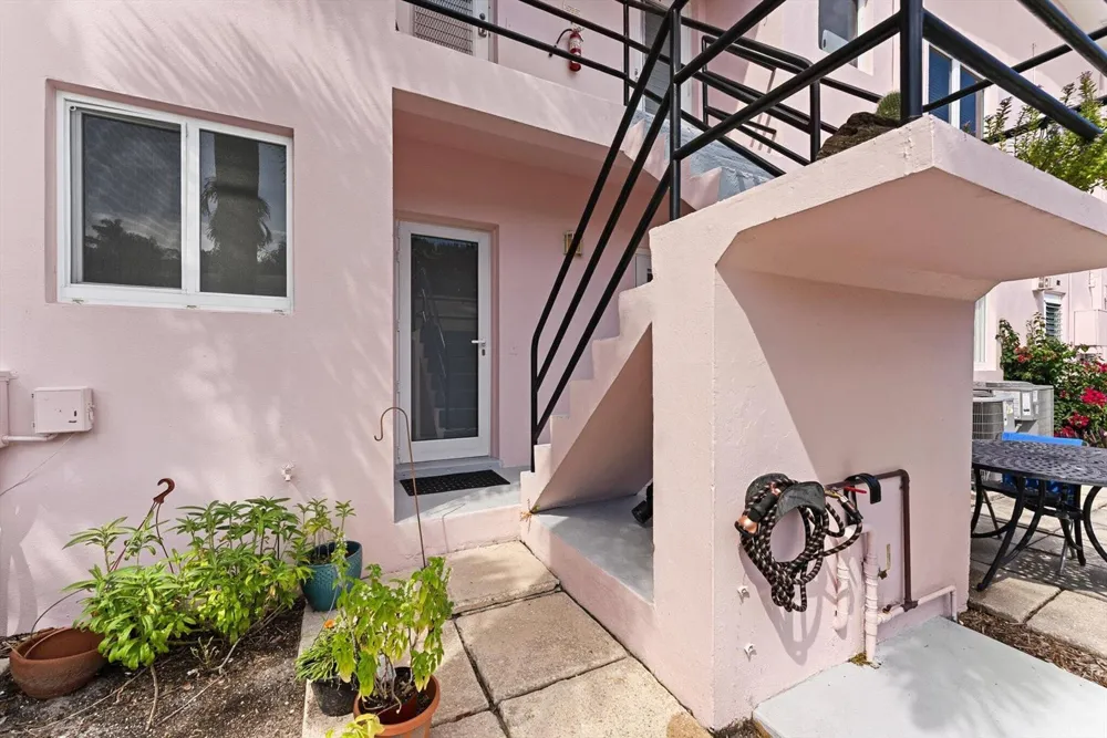 990 CASUARINA ROAD #4 Delray Beach, FL 33483