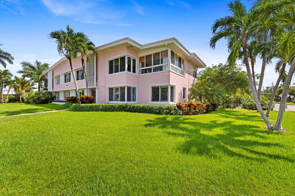 990 CASUARINA ROAD #4 Delray Beach, FL 33483
