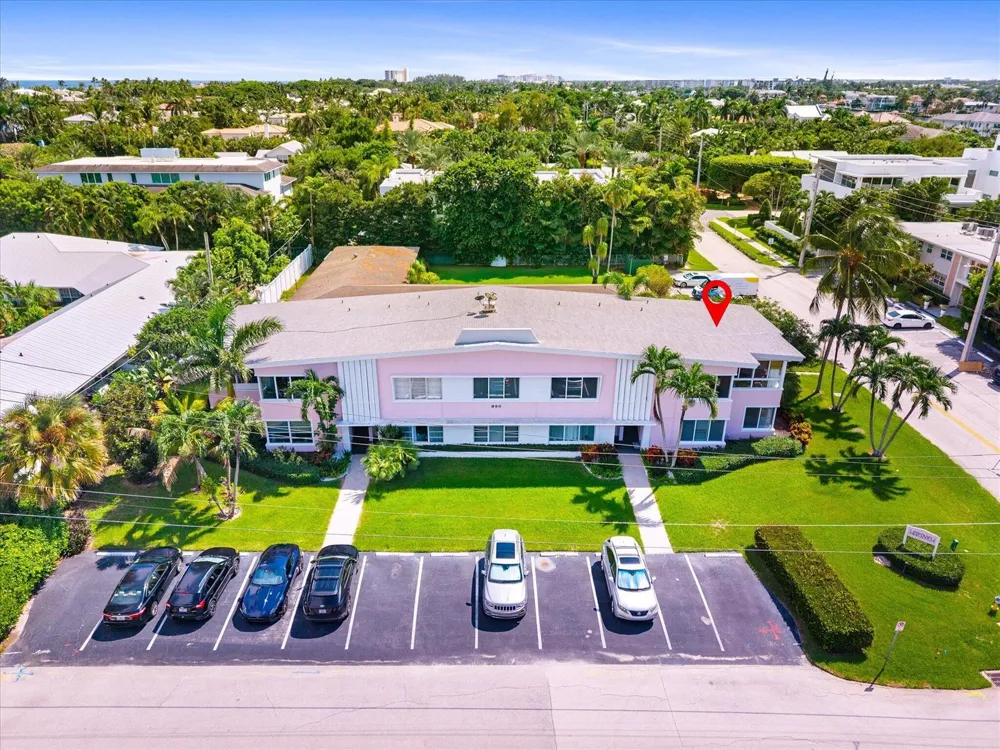 990 CASUARINA ROAD #4 Delray Beach, FL 33483