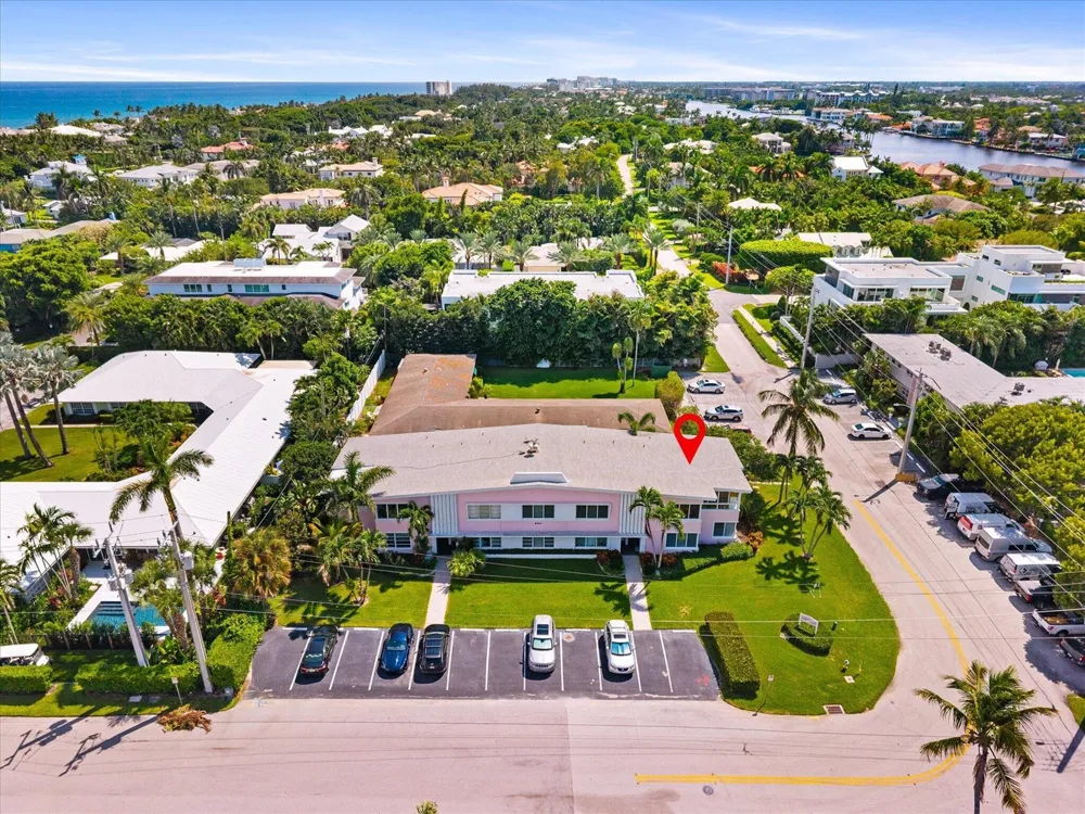 990 CASUARINA ROAD #4 Delray Beach, FL 33483