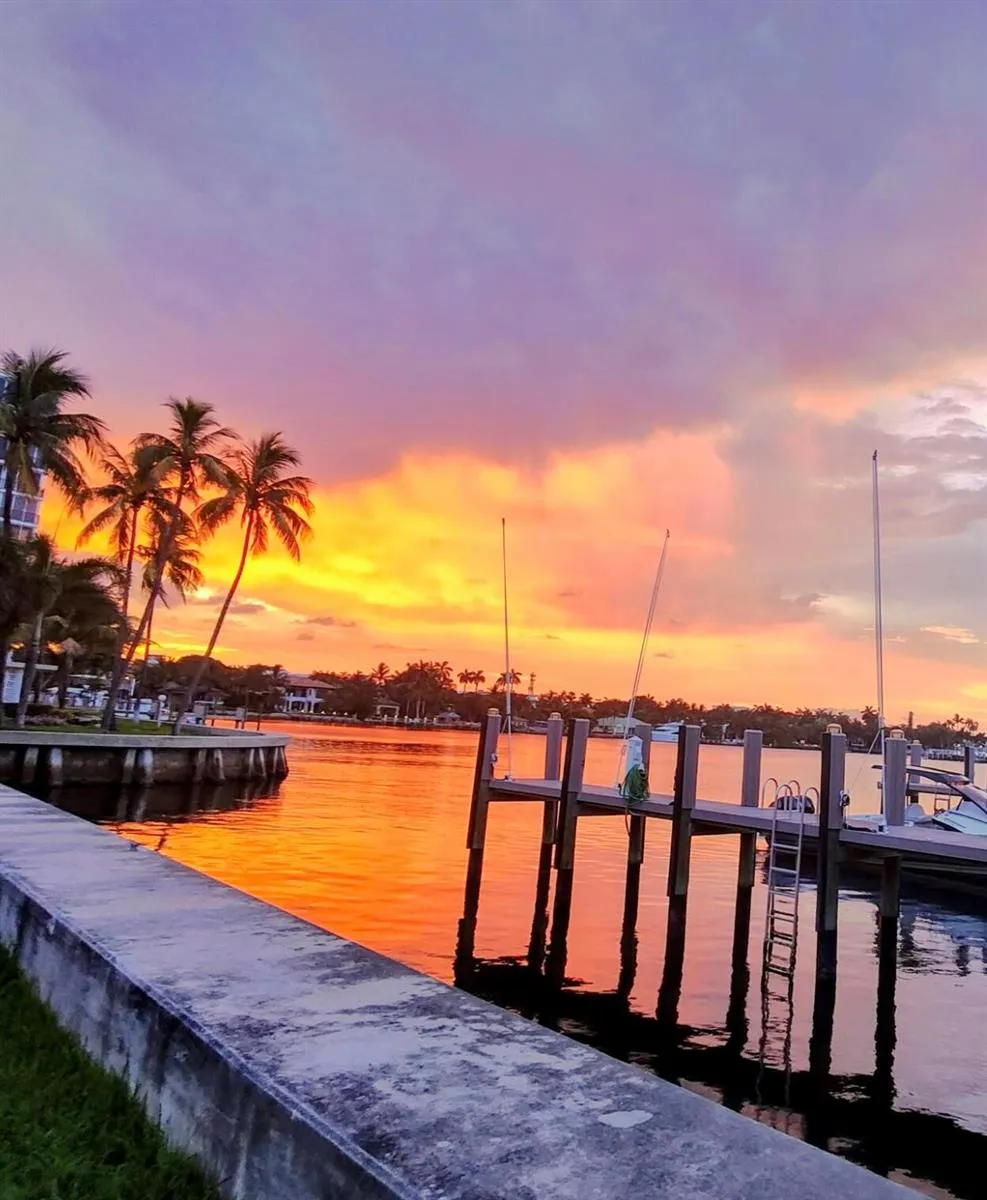 990 CASUARINA ROAD #4 Delray Beach, FL 33483