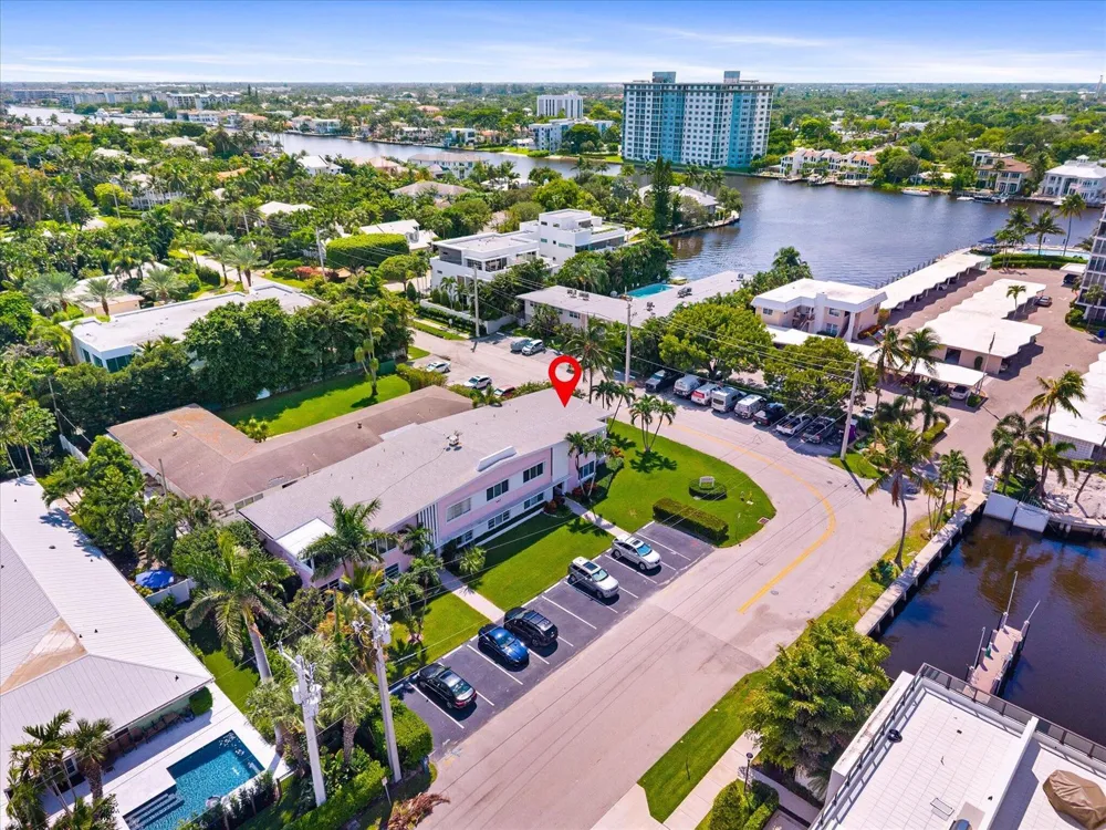 990 CASUARINA ROAD #4 Delray Beach, FL 33483