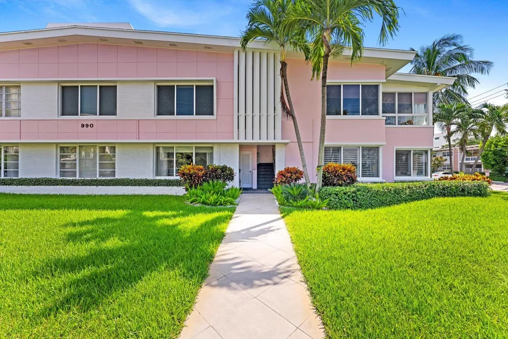 990 CASUARINA ROAD #4 Delray Beach, FL 33483