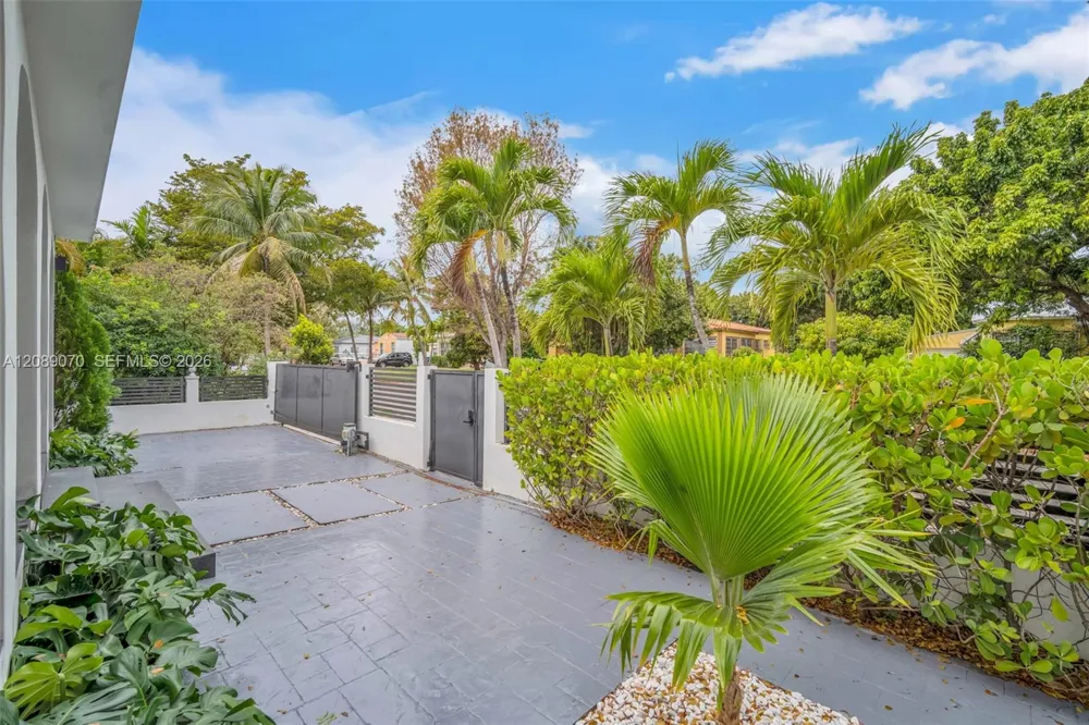 1430 SW 18th St Miami, FL 33145