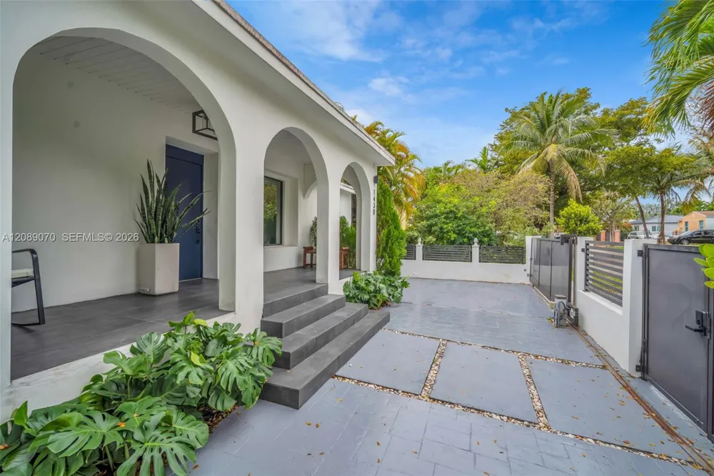 1430 SW 18th St Miami, FL 33145