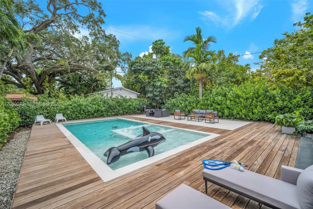 1430 SW 18th St Miami, FL 33145