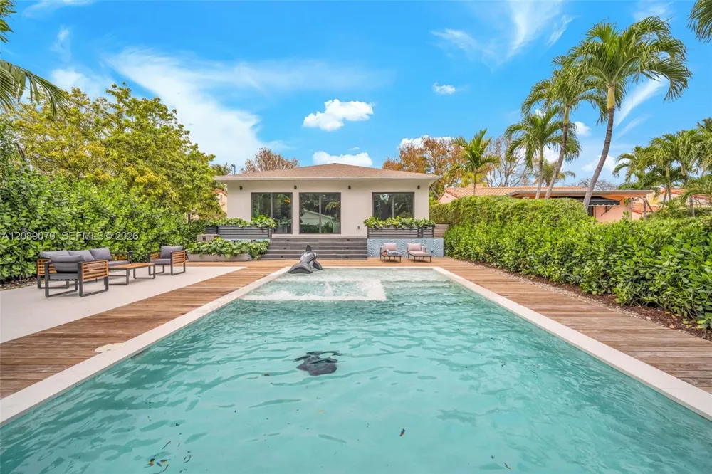 1430 SW 18th St Miami, FL 33145
