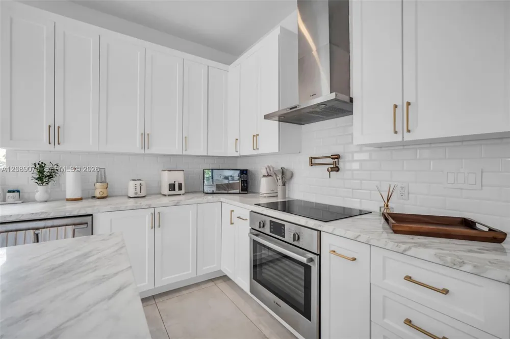 1430 SW 18th St Miami, FL 33145