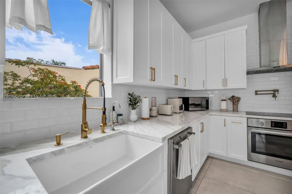 1430 SW 18th St Miami, FL 33145