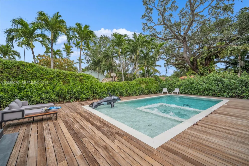1430 SW 18th St Miami, FL 33145
