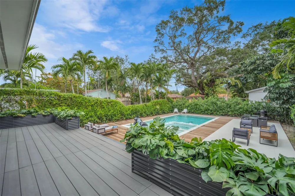 1430 SW 18th St Miami, FL 33145