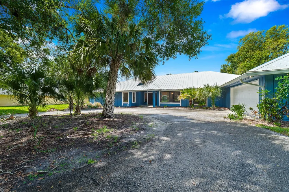 2122 SW Racquet Club Drive Palm City, FL 34990