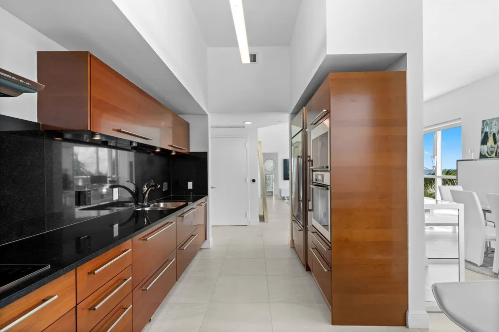 101 S Fort Lauderdale Beach Boulevard #607 Fort Lauderdale, FL 33316