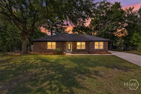1016 Farr Court