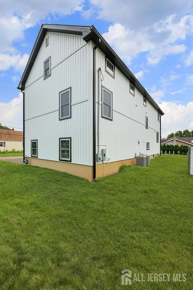 141 Lund Avenue Edison, NJ 08820