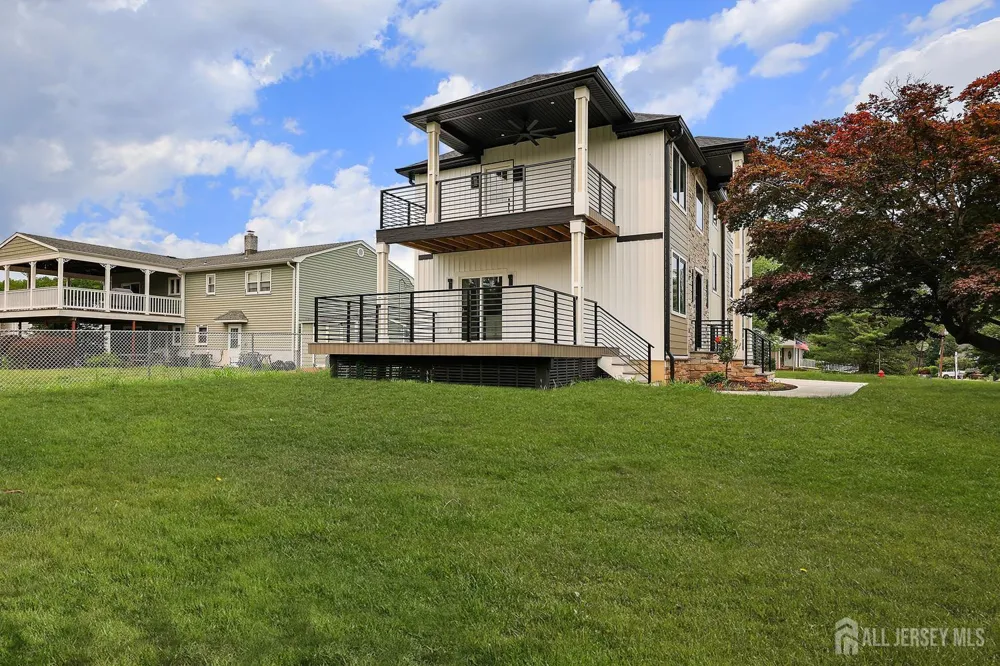 141 Lund Avenue Edison, NJ 08820