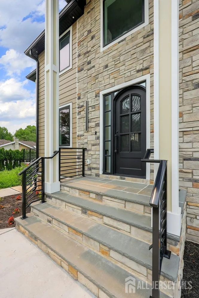 141 Lund Avenue Edison, NJ 08820