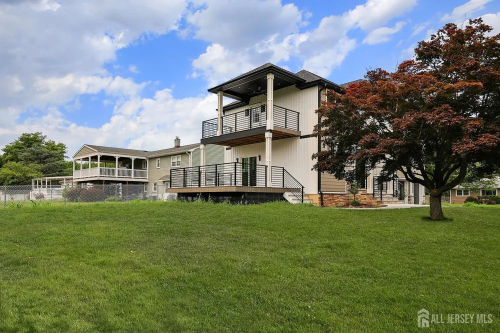 141 Lund Avenue Edison, NJ 08820