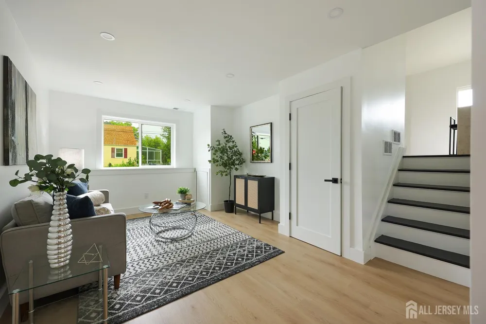 141 Lund Avenue Edison, NJ 08820