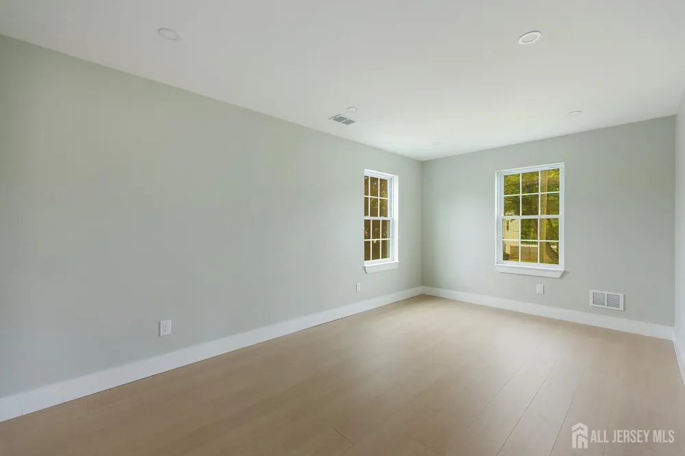 141 Lund Avenue Edison, NJ 08820