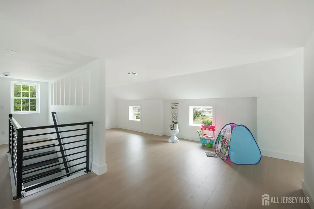 141 Lund Avenue Edison, NJ 08820