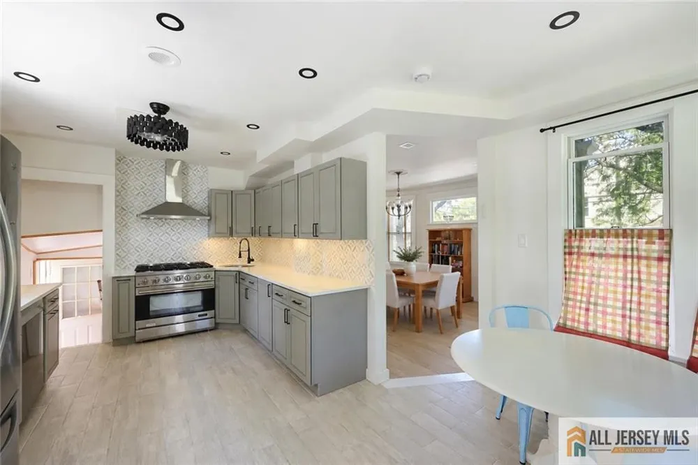 101 S 4th Avenue Highland Park, NJ 08904
