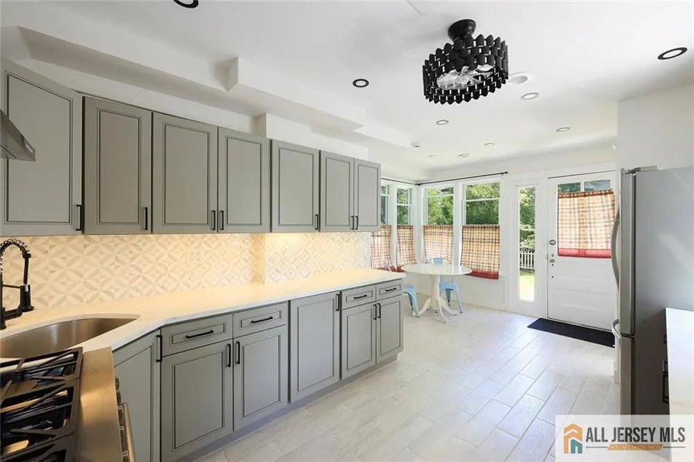 101 S 4th Avenue Highland Park, NJ 08904