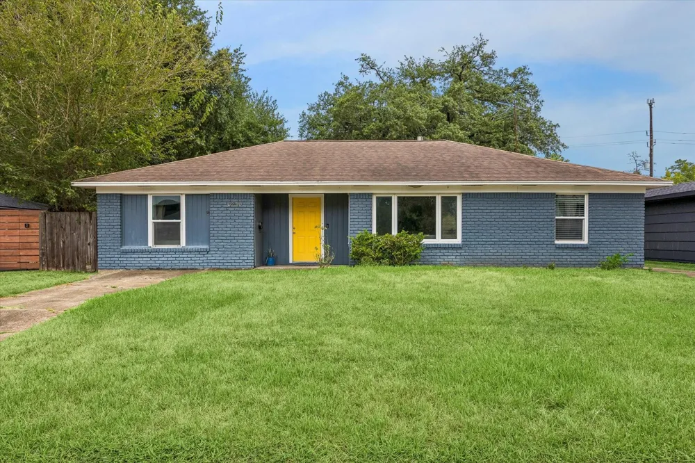 6230 Abington Way Houston, TX 77008