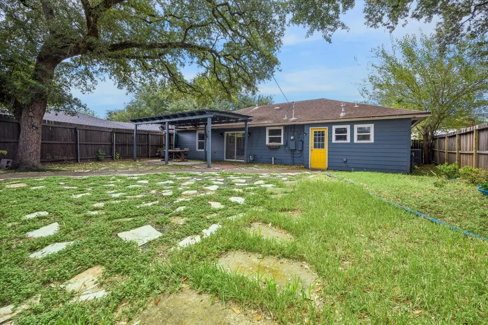 6230 Abington Way Houston, TX 77008