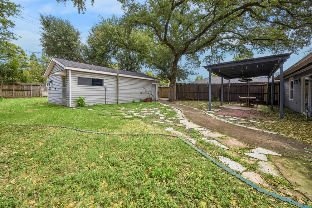 6230 Abington Way Houston, TX 77008