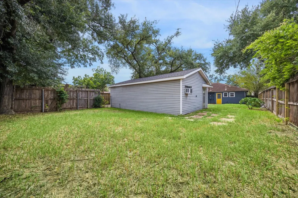 6230 Abington Way Houston, TX 77008