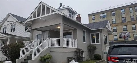 218 W Chester Street