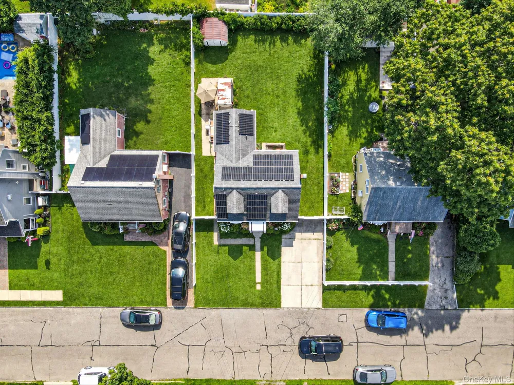 223 Fulton Avenue Lindenhurst, NY 11757