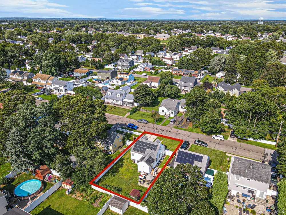 223 Fulton Avenue Lindenhurst, NY 11757
