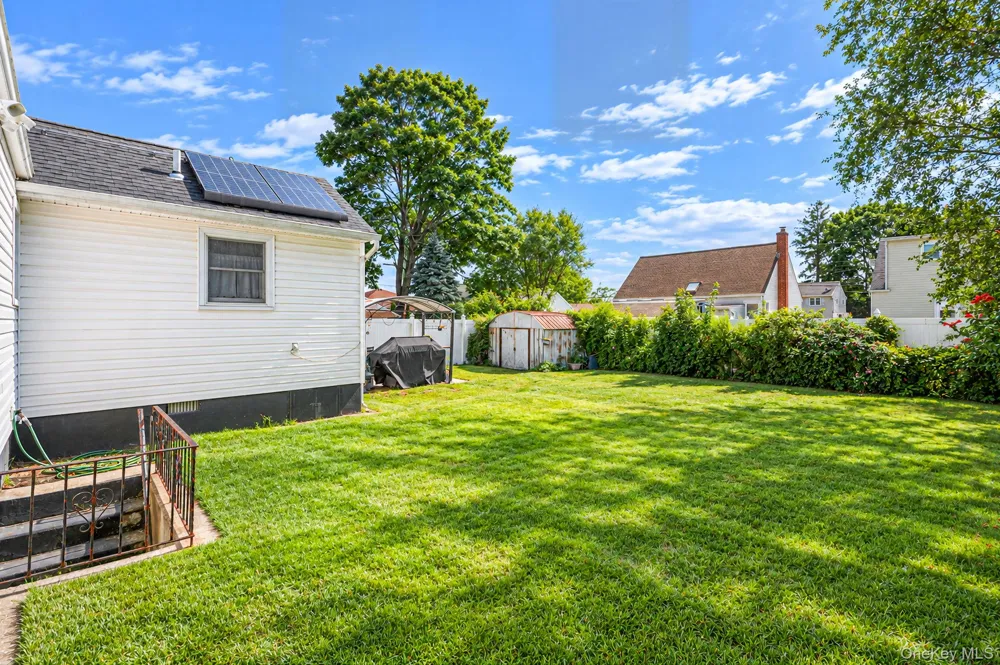 223 Fulton Avenue Lindenhurst, NY 11757