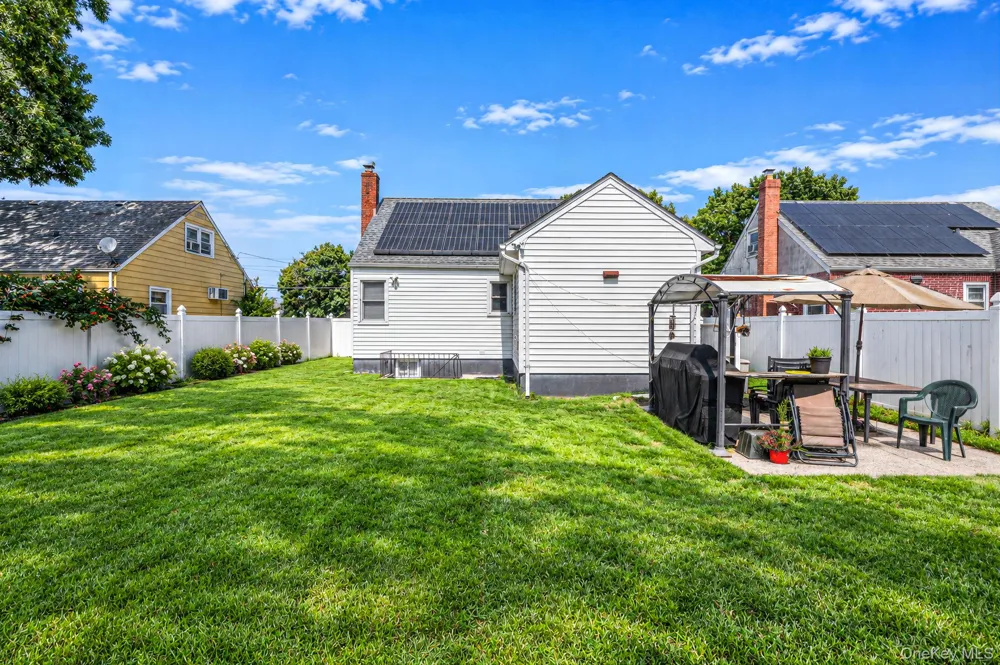 223 Fulton Avenue Lindenhurst, NY 11757