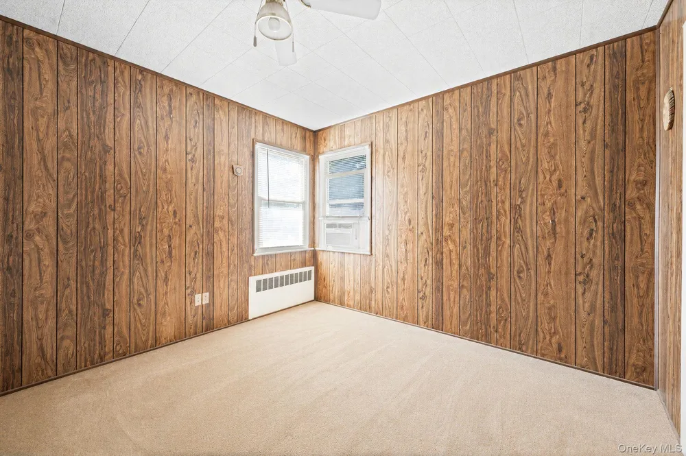 223 Fulton Avenue Lindenhurst, NY 11757