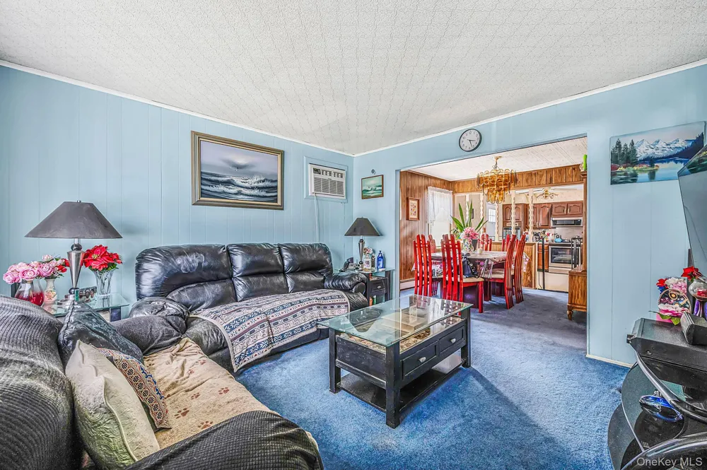 223 Fulton Avenue Lindenhurst, NY 11757