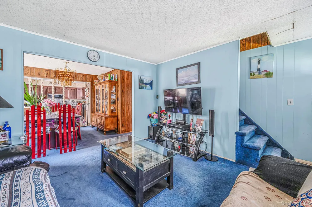 223 Fulton Avenue Lindenhurst, NY 11757