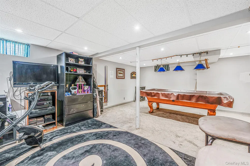 223 Fulton Avenue Lindenhurst, NY 11757