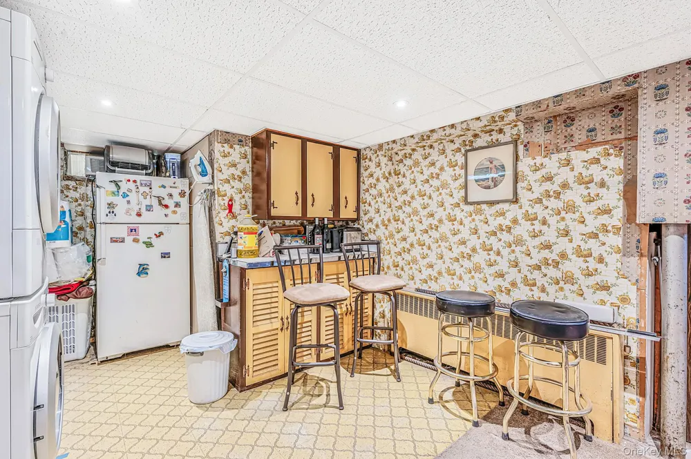 223 Fulton Avenue Lindenhurst, NY 11757